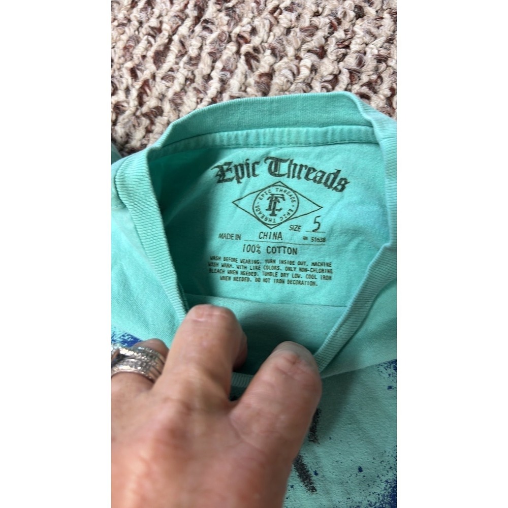 Epic Threads‎ - Picture 3 of 4